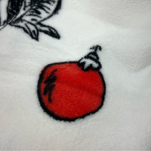 How The Grinch Stole Christmas Oversized VIRAL Throw Blanket - Sketch Print - Picture 4 of 12